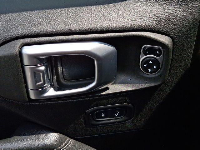 2022 Jeep Wrangler Unlimited Sahara Altitude 4x4