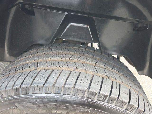 2013 RAM 1500 4WD Crew Cab 5.7 Ft Box Big Horn