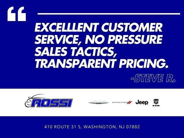 2022 RAM 1500 Laramie 4x4 Crew Cab 5'7" Box