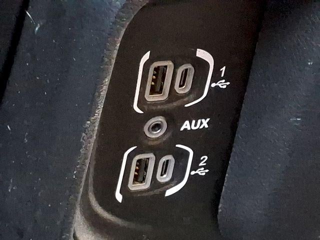 2022 RAM 1500 Laramie 4x4 Crew Cab 5'7" Box