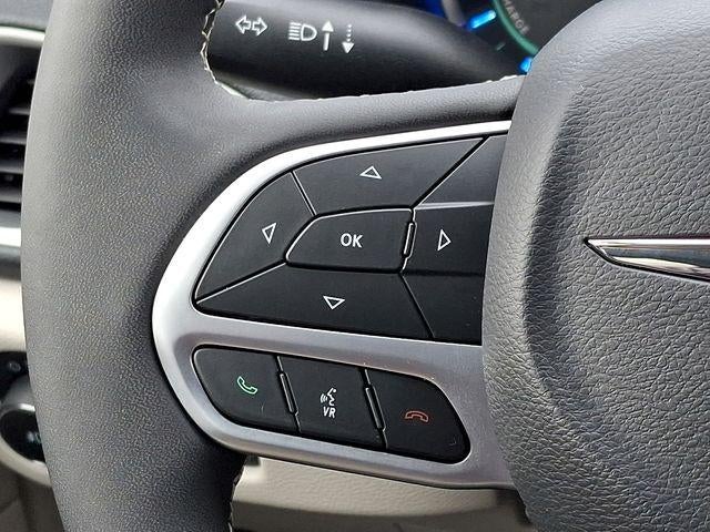 2023 Chrysler Pacifica Hybrid Touring L FWD