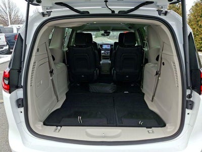 2023 Chrysler Pacifica Hybrid Touring L FWD