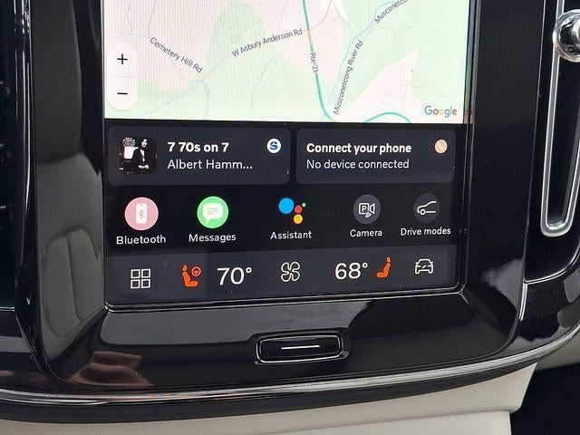 2025 Volvo XC40 B5 AWD Ultra Dark Theme