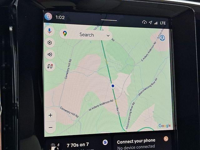 2025 Volvo XC40 B5 AWD Ultra Dark Theme