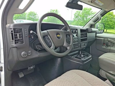 2025 Chevrolet Express Passenger 1LT