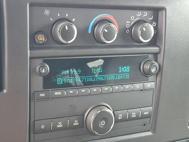 2025 Chevrolet Express Passenger 1LT