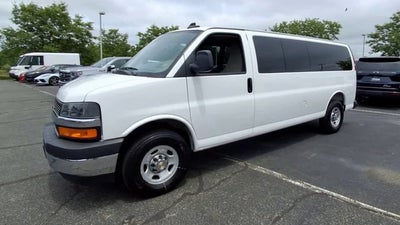 2025 Chevrolet Express Passenger 1LT