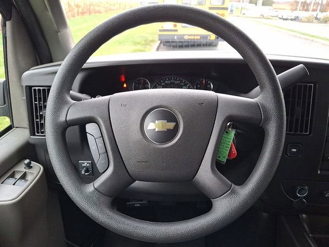 2024 Chevrolet Express Passenger 3500 1LT