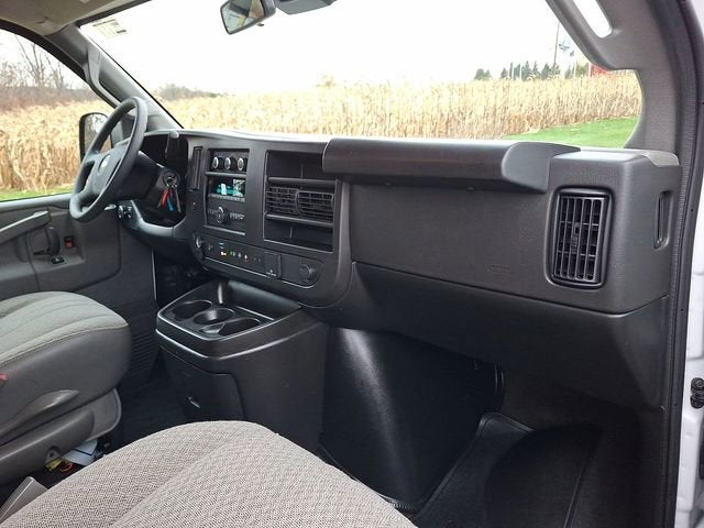 2024 Chevrolet Express Passenger 3500 1LT