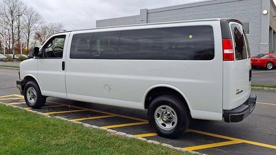 2024 Chevrolet Express Passenger 3500 1LT
