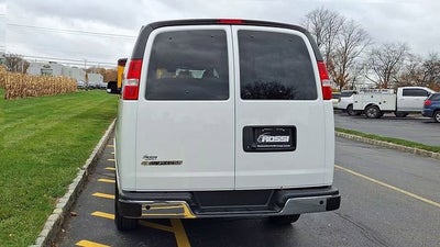 2024 Chevrolet Express Passenger 3500 1LT