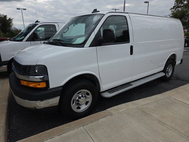 2025 Chevrolet Express Cargo WT