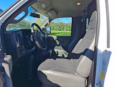 2025 Chevrolet Express Cargo WT