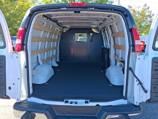 2025 GMC Savana Cargo Work Van
