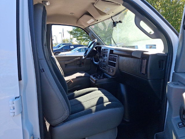 2025 GMC Savana Cargo Work Van - Photo 23