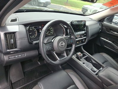 2024 Nissan Pathfinder SL 4WD