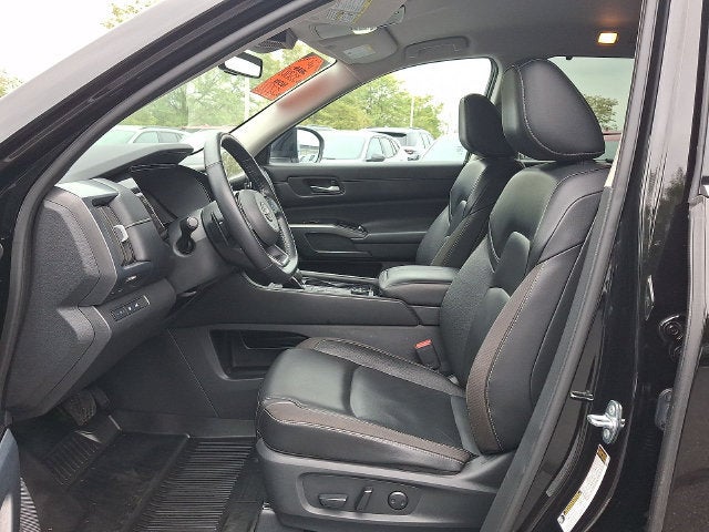 2024 Nissan Pathfinder SL 4WD
