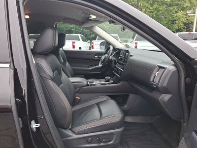2024 Nissan Pathfinder SL 4WD