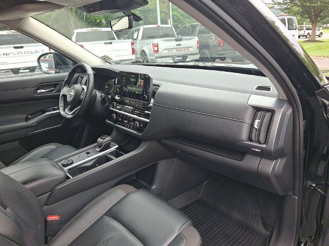 2024 Nissan Pathfinder SL 4WD