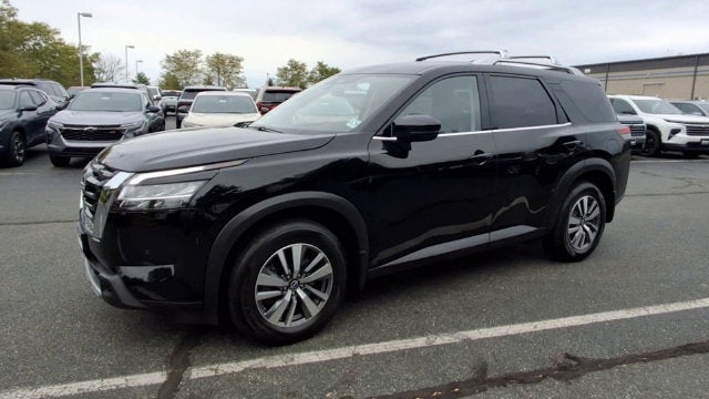 2024 Nissan Pathfinder SL 4WD
