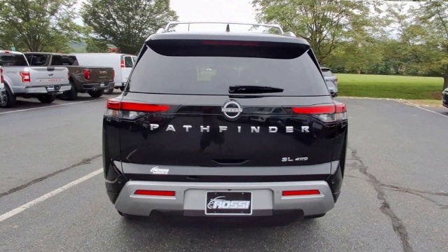 2024 Nissan Pathfinder SL 4WD