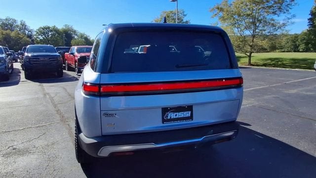 2023 RIVIAN R1S Adventure